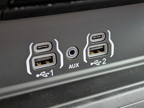 New 2026 RAM 2500 Laramie AWD/4WD image 22