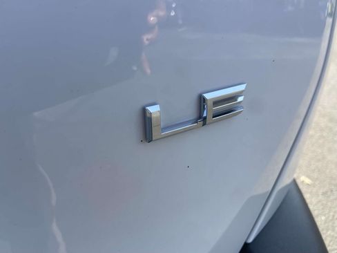 Used 2026 Toyota RAV4 LE AWD/4WD image 8