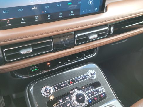 Certified 2022 Lincoln Nautilus Reserve FWD image 24