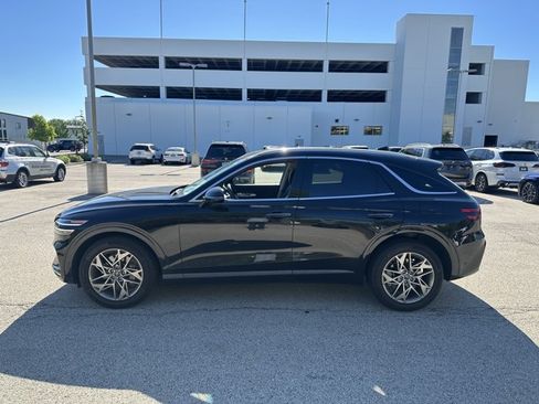 Used 2025 Genesis GV70 2.5T AWD/4WD image 8
