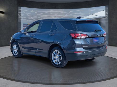 Used 2022 Chevrolet Equinox LS w/ LS Convenience Package image 4
