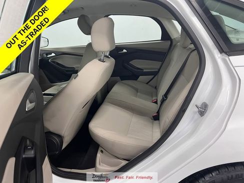 Used 2015 Ford Focus SE image 25