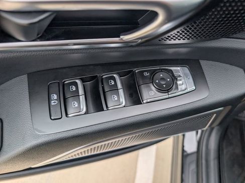 Used 2025 Kia Telluride EX w/ EX Captain's Chair Package FWD image 21