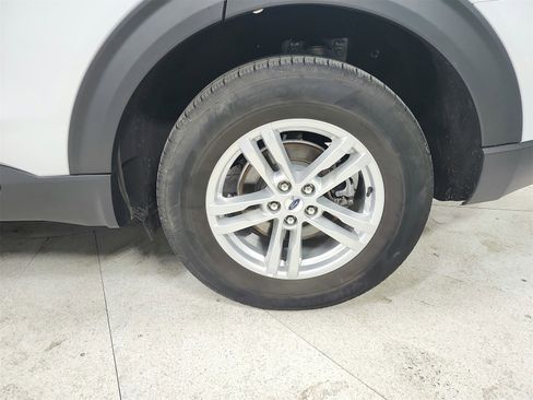 Used 2024 Ford Explorer XLT w/ Equipment Group 202A image 44