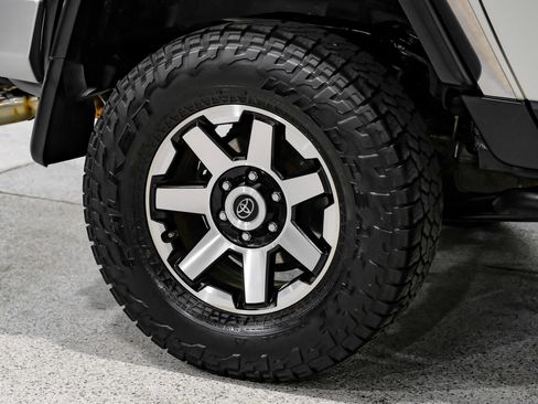 Used 2014 Toyota FJ Cruiser 4WD w/ Upgrade Package image 53