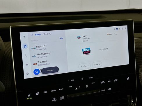 Used 2024 Toyota bZ4X XLE w/ Weather Package image 21