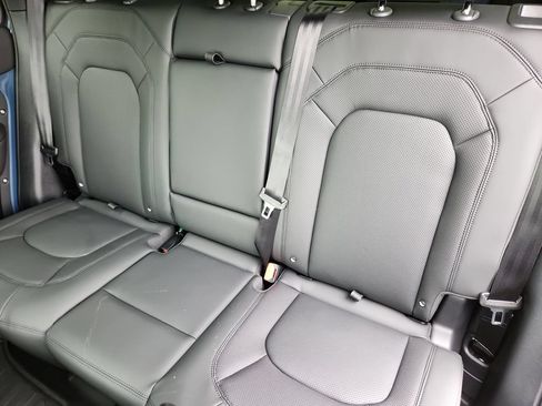 New 2026 Land Rover Defender 110 X-Dynamic SE AWD/4WD image 23