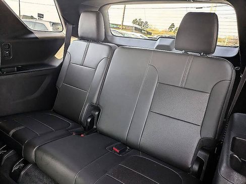 Used 2023 Chevrolet Traverse RS AWD/4WD image 30