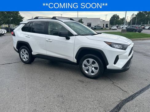 Used 2019 Toyota RAV4 LE AWD/4WD image 4