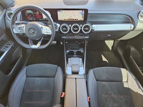 Used 2023 Mercedes-Benz EQB 300 4MATIC image 26