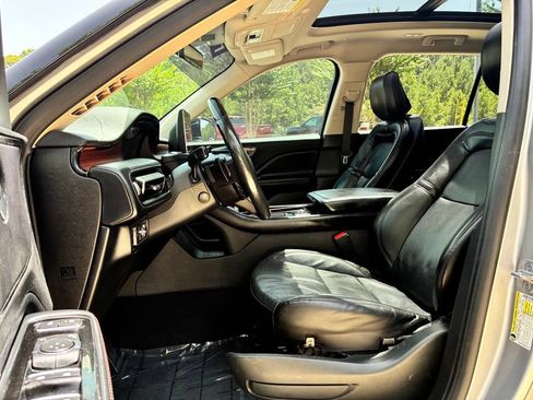 Used 2020 Lincoln Aviator Reserve w/ Equipment Group 201A AWD/4WD image 21