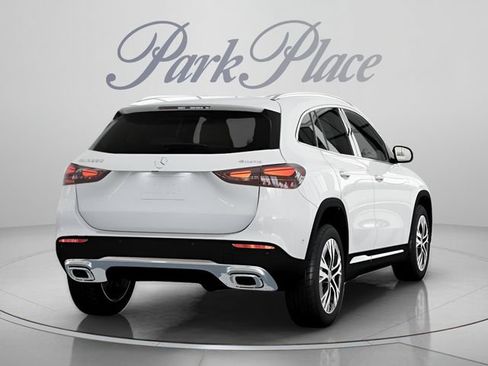 Used 2025 Mercedes-Benz GLA 250 4MATIC image 17