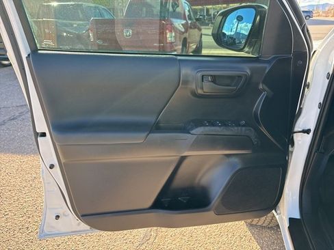 Used 2020 Toyota Tacoma TRD Off-Road image 17