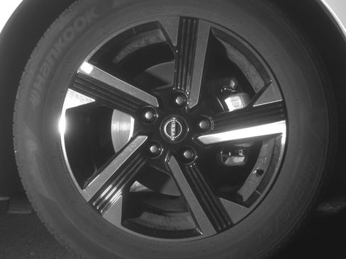 Used 2025 Nissan Sentra SV image 13