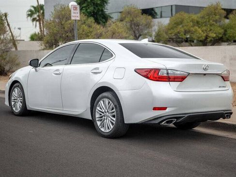 Used 2017 Lexus ES 350 w/ Accessory Package FWD image 3