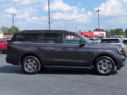 Certified 2025 Ford Expedition Active AWD/4WD image 3