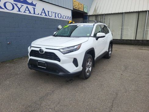 Used 2023 Toyota RAV4 XLE w/ Convenience Package image 2