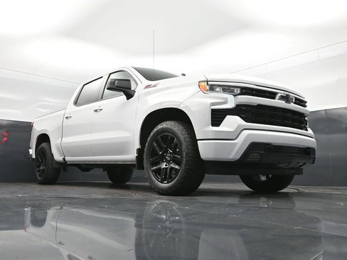 Used 2023 Chevrolet Silverado 1500 RST AWD/4WD image 38