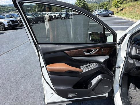 Used 2023 Subaru Ascent Touring AWD/4WD image 9