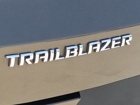 Used 2021 Chevrolet TrailBlazer ACTIV w/ Sun and Liftgate Package FWD image 32