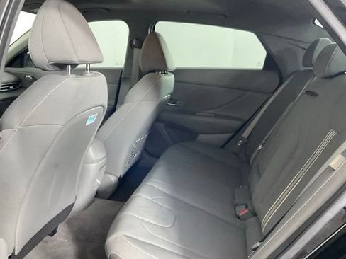 Used 2025 Hyundai Elantra SEL FWD image 13