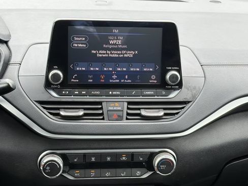 Used 2022 Nissan Altima 2.5 SV w/ SV Premium Package FWD image 13