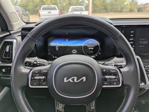 Used 2023 Kia Sorento SX AWD/4WD image 26