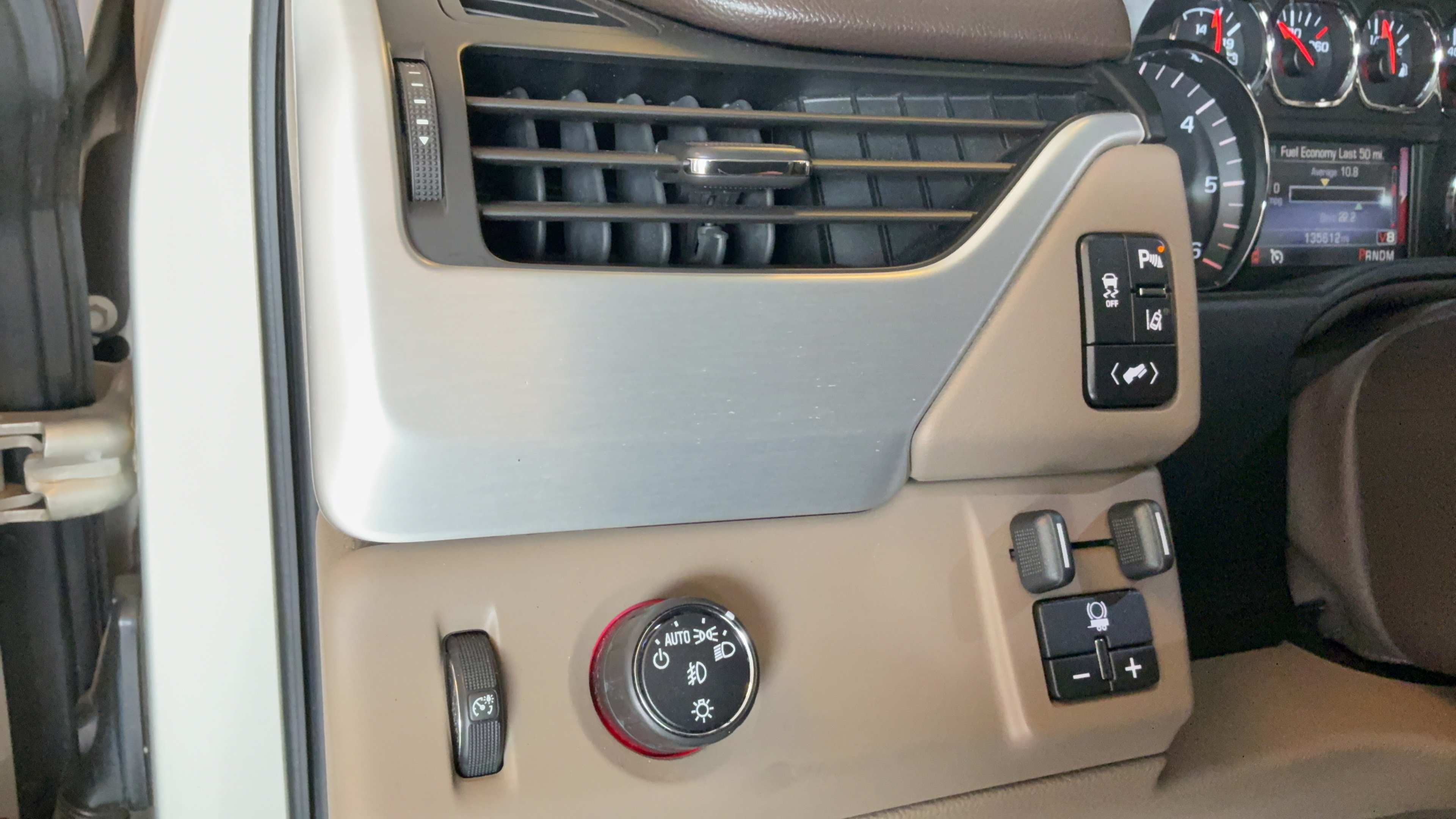 Used 2015 GMC Yukon XL SLT w/ HD Trailering Package RWD image 20
