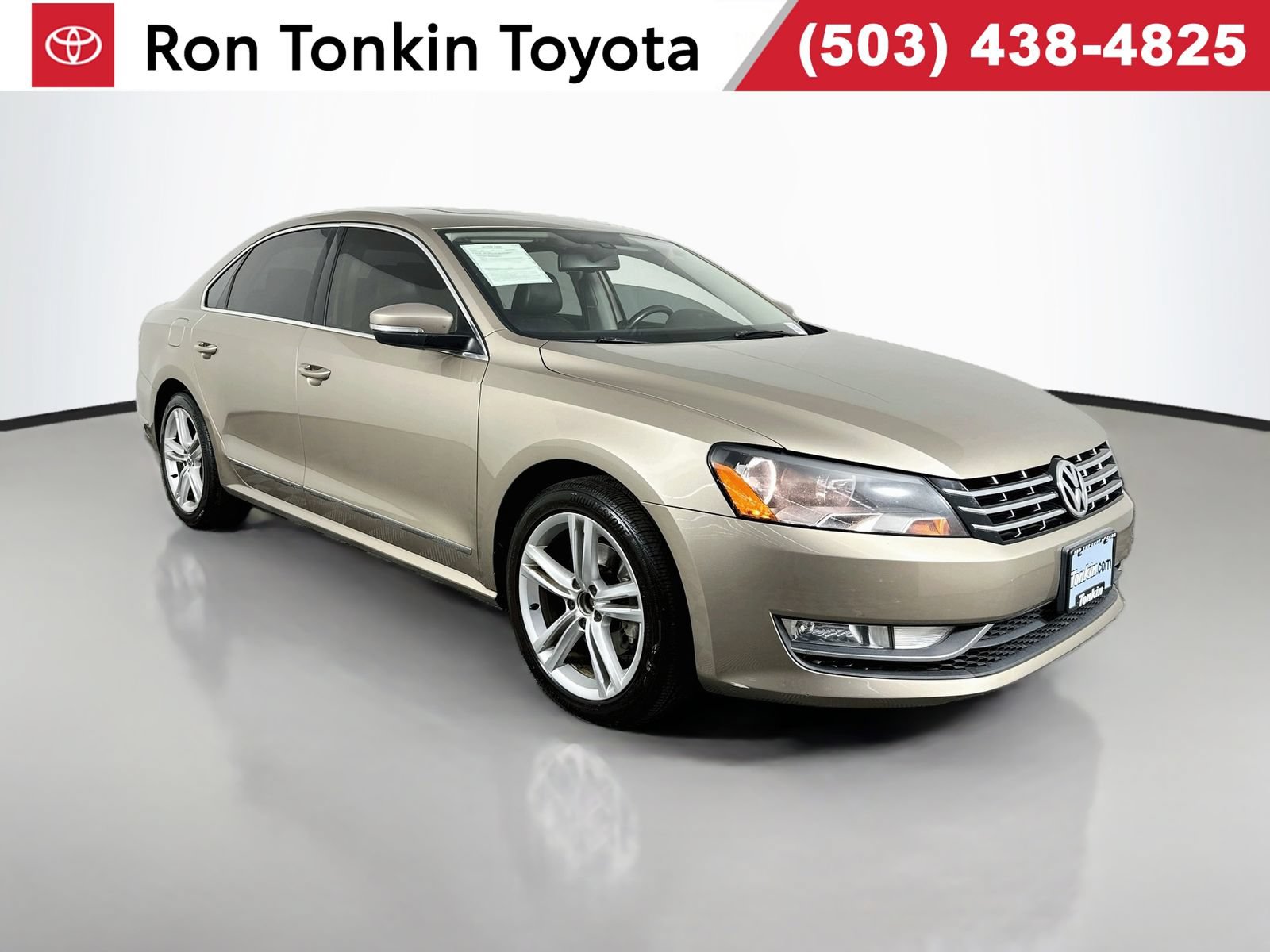 Used 2015 Volkswagen Passat TDI SEL Premium FWD image 1