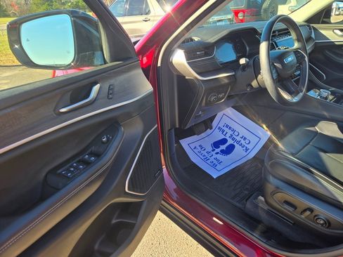 Used 2021 Jeep Grand Cherokee L Limited w/ Luxury Tech Group II image 6