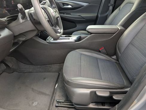 Used 2025 Buick Envista Preferred FWD image 17