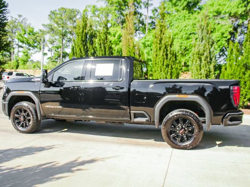Used 2026 GMC Sierra 2500 AT4 AWD/4WD image 7