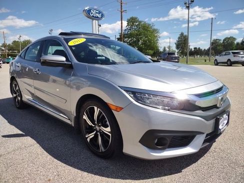 Used 2017 Honda Civic Touring image 8