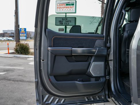 Used 2024 Ford F250 Platinum w/ Tremor Off-Road Package image 32