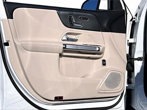 Certified 2025 Mercedes-Benz GLB 250 4MATIC image 23