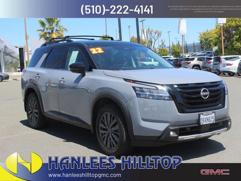 Used 2022 Nissan Pathfinder SL w/ SL Premium Package FWD image 5