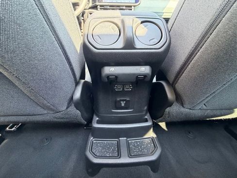 Certified 2025 Jeep Wrangler Unlimited Sahara w/ Safety Group AWD/4WD image 35