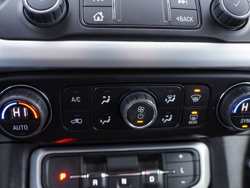 Certified 2023 GMC Acadia SLT w/ Preferred Package image 30