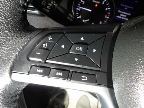 Used 2019 Nissan Rogue SV AWD/4WD image 19