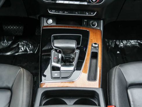 Used 2023 Audi Q5 2.0T Premium w/ Convenience Package image 14