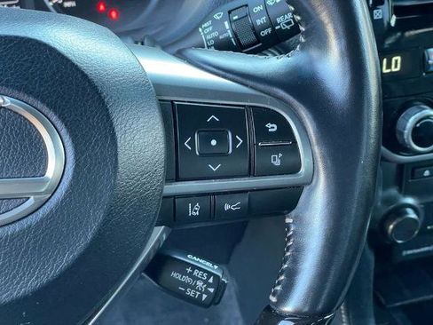 Used 2022 Lexus GX 460 Premium w/ Accessory Package image 16