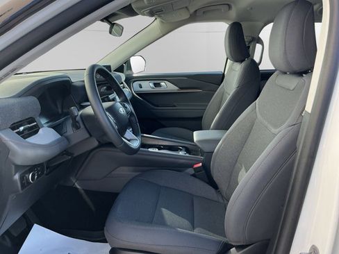 Certified 2026 Ford Explorer Active AWD/4WD image 9