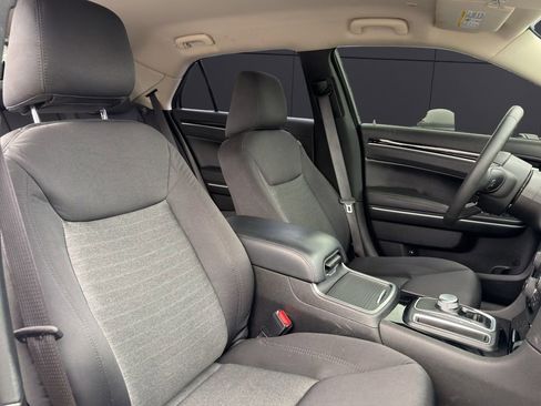 Used 2023 Chrysler 300 Touring w/ Sport Appearance Package image 14