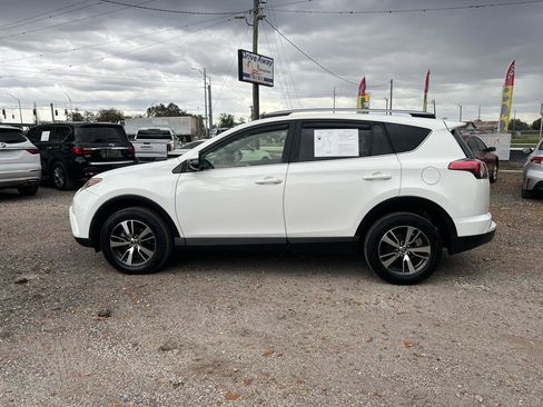 Used 2017 Toyota RAV4 XLE image 6