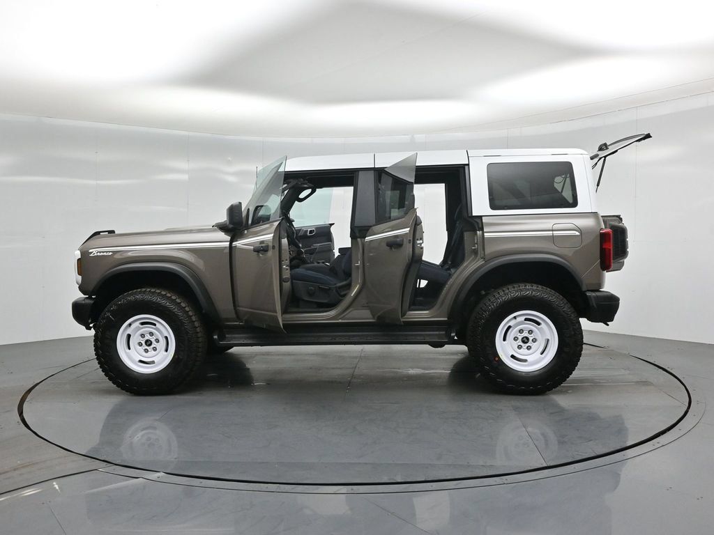 Certified 2026 Ford Bronco Heritage Edition AWD/4WD image 34