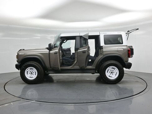 Certified 2026 Ford Bronco Heritage Edition AWD/4WD image 34