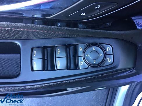 Used 2023 Chevrolet Traverse RS image 23