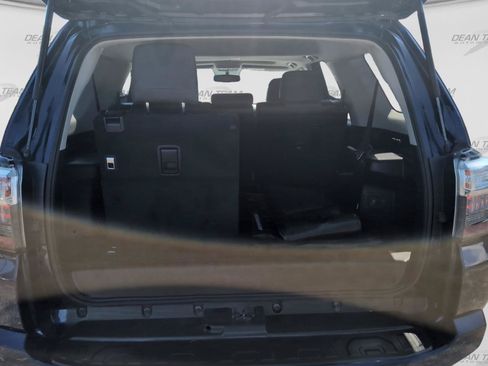 Used 2018 Toyota 4Runner SR5 Premium AWD/4WD image 10