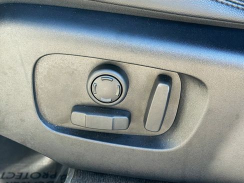 Used 2025 Land Rover Range Rover Velar Dynamic SE image 24