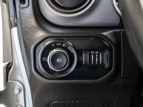 Used 2022 Jeep Wrangler Unlimited Sport image 13